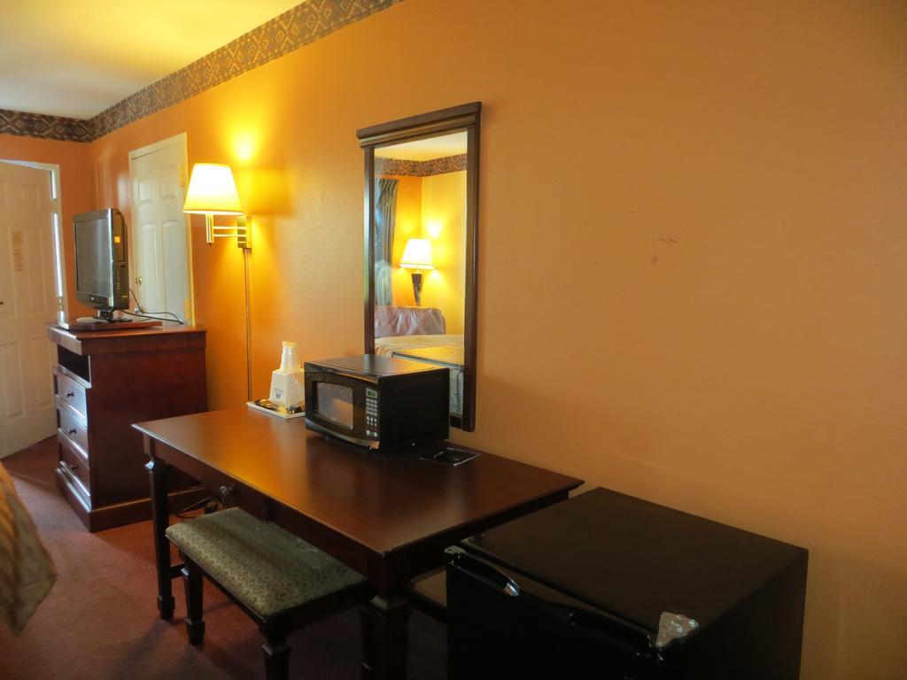Americas Best Value Inn Ozark Екстериор снимка