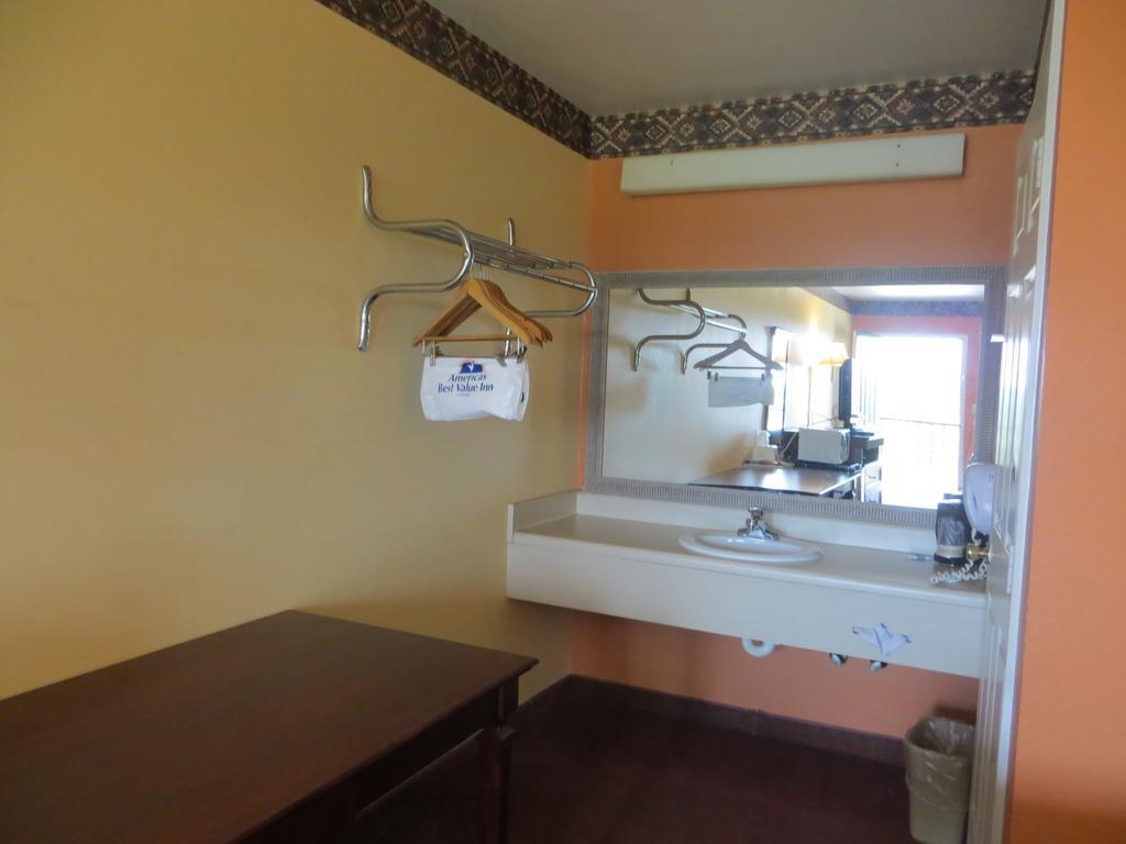 Americas Best Value Inn Ozark Екстериор снимка